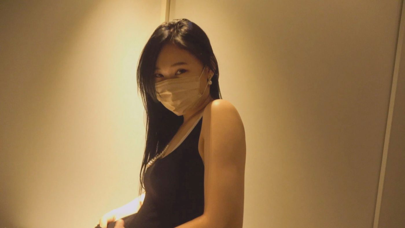 エロい人妻は好きですか？ Hカップで感度最強の人妻登場「たまには旦那以外のちんこもね♡」ってエロいにも程があるｗ令和の潮吹き女王と不純異性交遊♪【個撮】【顔出し】